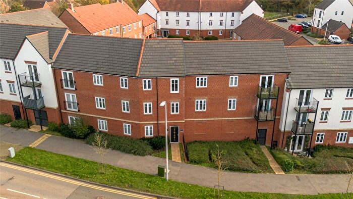 2 Bedroom Flat To Rent In William Heelas Way, Wokingham, Berkshire, RG40
