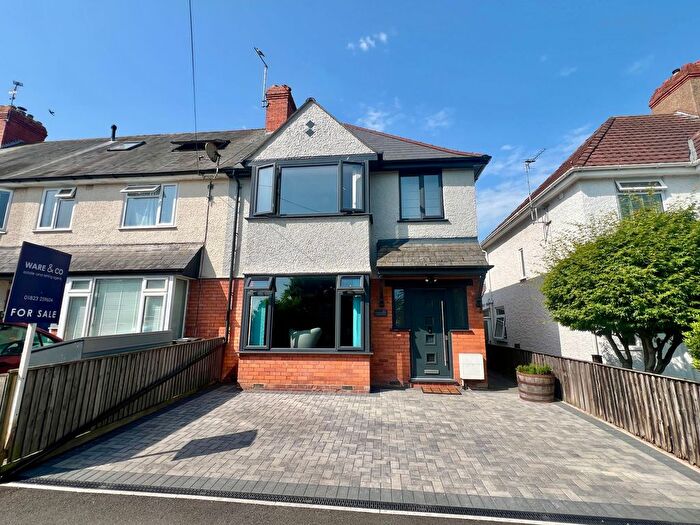 3 Bedroom Semi Detached House For Sale In Cranmer Road, Taunton, TA1