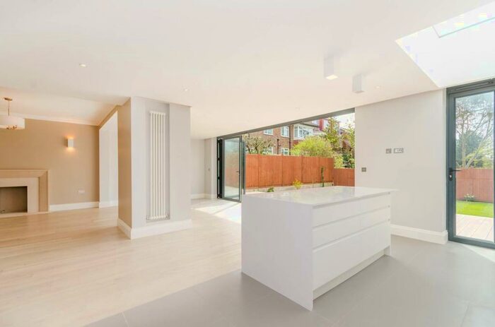 5 Bedroom House To Rent In Crooked Usage, Finchley, London, N3