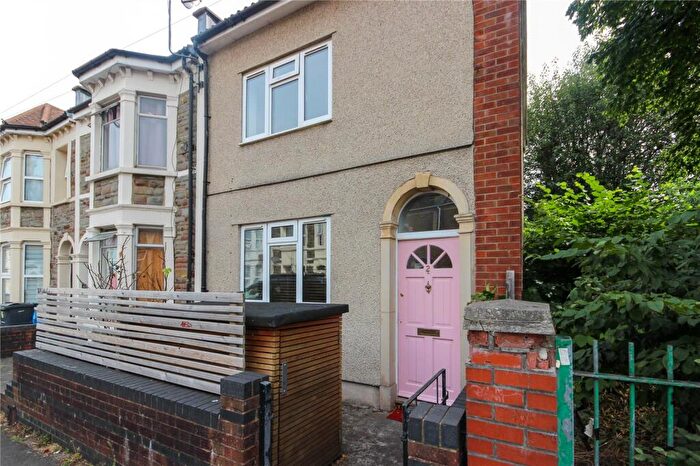 3 Bedroom End Of Terrace House To Rent In Chelsea Road, Easton, Bristol, BS5
