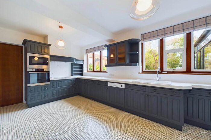 4 Bedroom House To Rent In College Road, Eastbourne, BN21