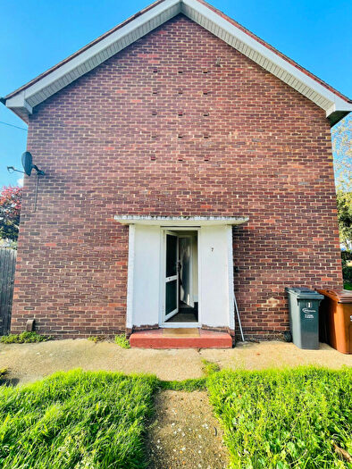 End Of Terrace House To Rent In Limbourne Avenue, Essex, RM8