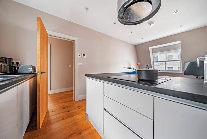 1 Bedroom Flat To Rent In Fulham Road, Chelsea, London, SW10