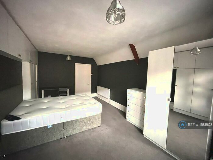 2 Bedroom Flat To Rent In London Road, Leicester, LE2