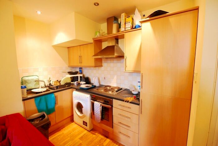 3 Bedroom Flat To Rent In Helmsley Road, Sandyford, NE2