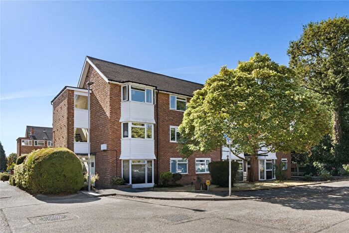 2 Bedroom Flat For Sale In Oak Hill, Surbiton, KT6