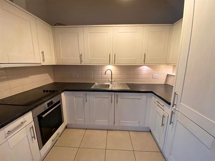 2 Bedroom Flat To Rent In Lower Woodside Farm, Westfield, Brookmans Park, AL9