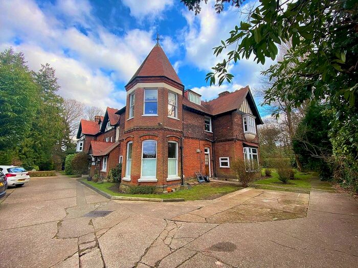 2 Bedroom Flat To Rent In Lovibonds Avenue, Farnborough, Orpington BR6