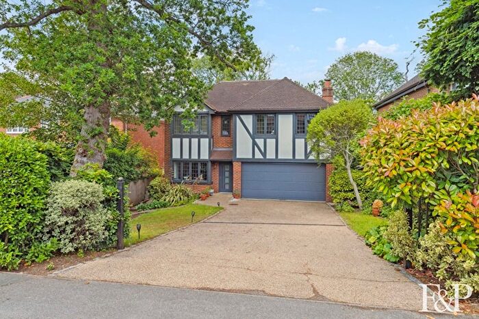 5 Bedroom Detached House For Sale In Woodlands, Gerrards Cross, SL9
