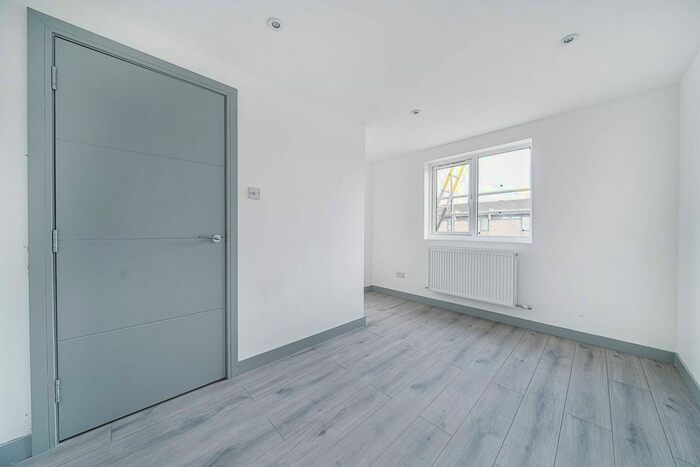 6 Bedroom Terraced House For Sale In Broomfield, Walthamstow, London, E17