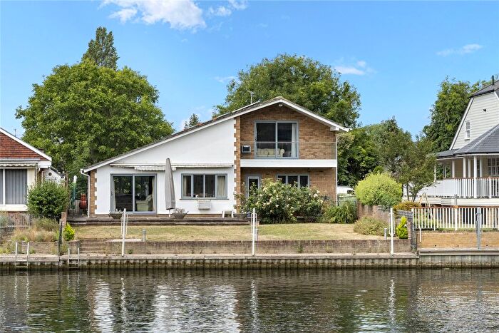 5 Bedroom Detached House For Sale In Bundys Way, Staines-Upon-Thames, Surrey, TW18