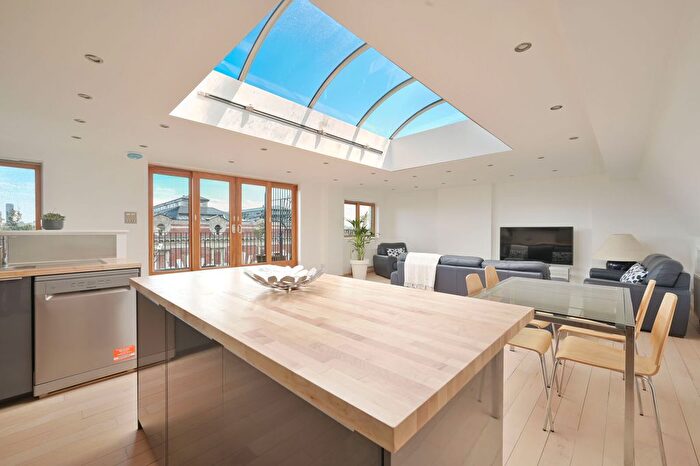 4 Bedroom Flat For Sale In Chiswick High Road, Chiswick, London, W4