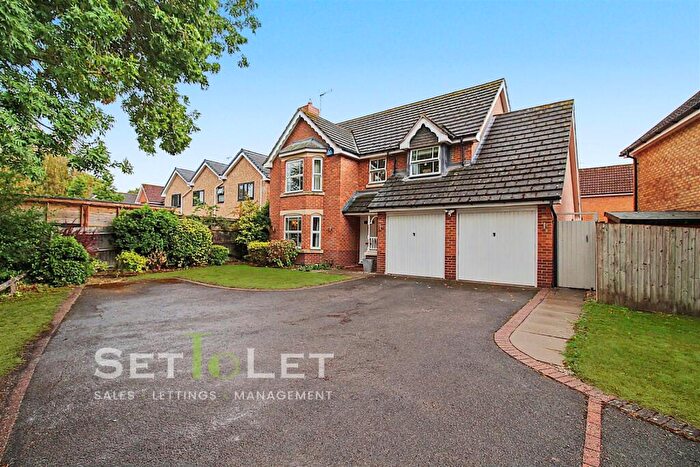 4 Bedroom Detached House For Sale In Whitebeam Road, Oadby, Leicester, LE2