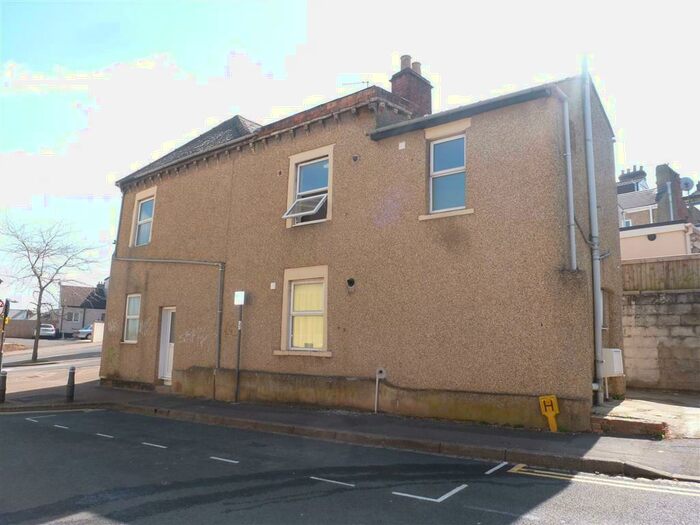 3 Bedroom Apartment To Rent In Western Street, Swindon, SN1
