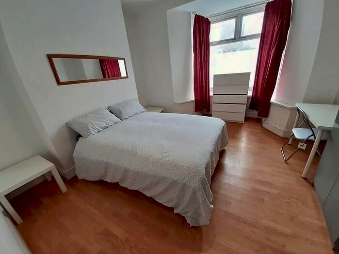 5 Bedroom Terraced House To Rent In Norfolk Street, Swansea, SA1