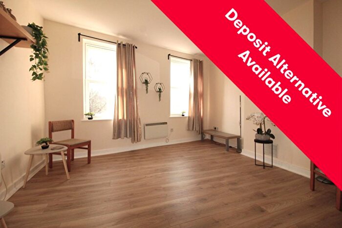 2 Bedroom Flat To Rent In High Street, High Barnet, Herts, EN5