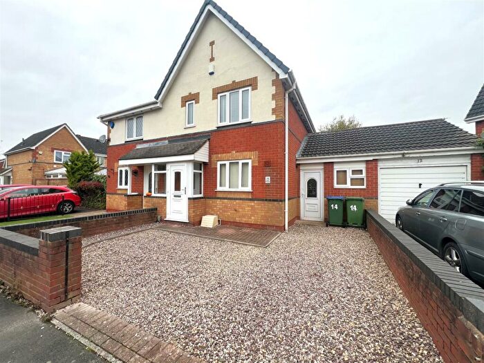 3 Bedroom House To Rent In Daisy Meadow, Tipton, West Midlands, DY4