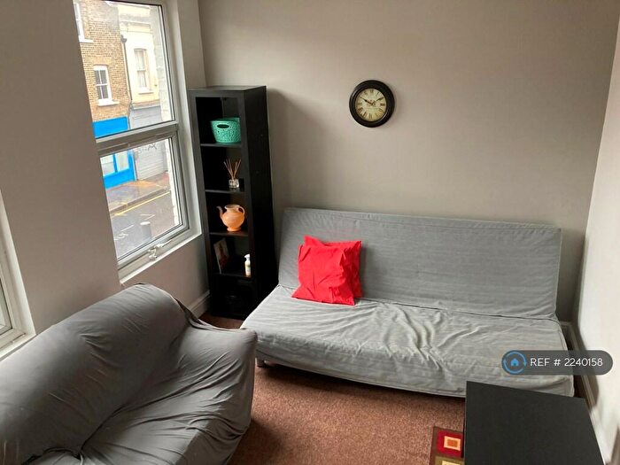 1 Bedroom Flat To Rent In Ford Close, London, E3