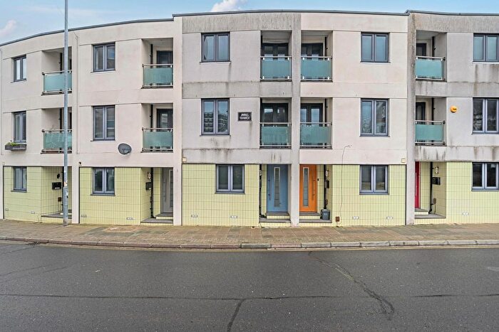 4 Bedroom Town House To Rent In Clarendon Road, Southsea, PO4