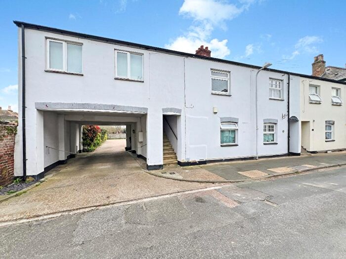 1 Bedroom Flat For Sale In Cannon Street, Deal, Kent, CT14