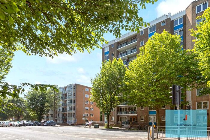 Studio For Sale In The Drive, Hove, BN3