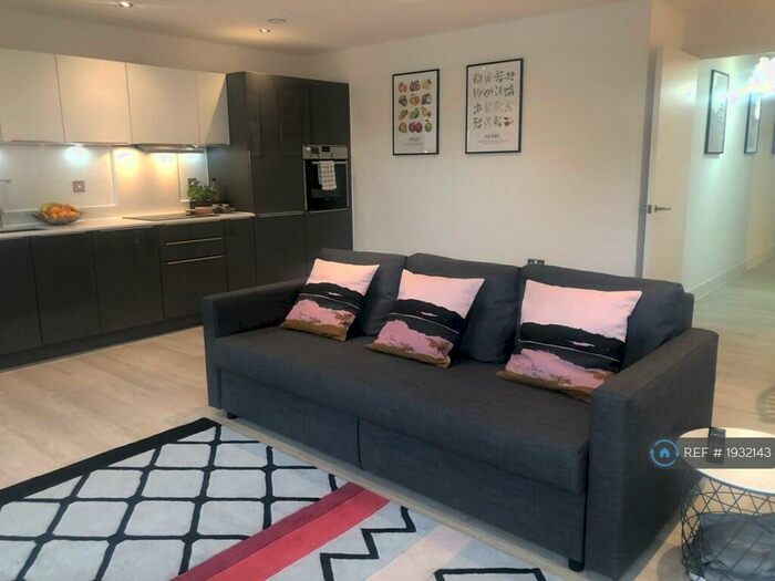 3 Bedroom Flat To Rent In Scholars Court, Cambridge, CB2