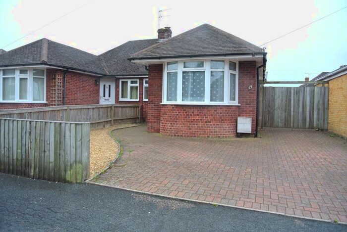 3 Bedroom Bungalow To Rent In Horsbere Road, Hucclecote, Gloucester, GL3
