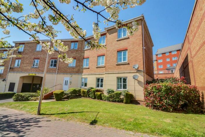 2 Bedroom Flat To Rent In Coniston Avenue, Purfleet, RM19