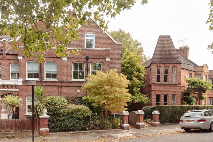 4 Bedroom Semi-detached House For Sale In Calais Street, Camberwell, SE5