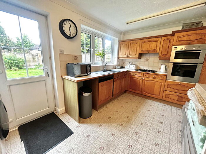 4 Bedroom Detached House For Sale In Chadstone Close, Monkspath, B90