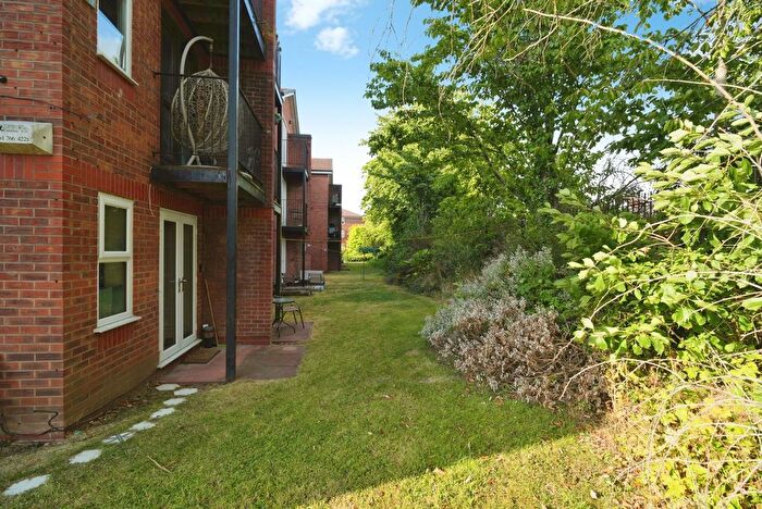 1 Bedroom Flat For Sale In Montonmill Gardens, Manchester, Lancashire, M30