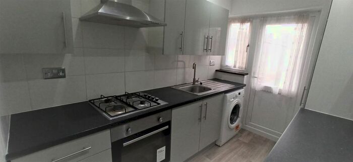 3 Bedroom Semi-Detached House To Rent In Stag Lane, London, NW9