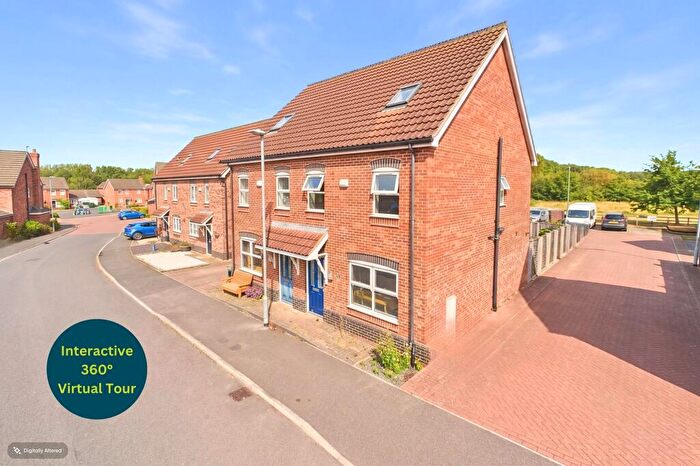 3 Bedroom Semi-Detached House For Sale In Bayleaf Lane, Barton-upon-Humber, North Lincolnshire, DN18