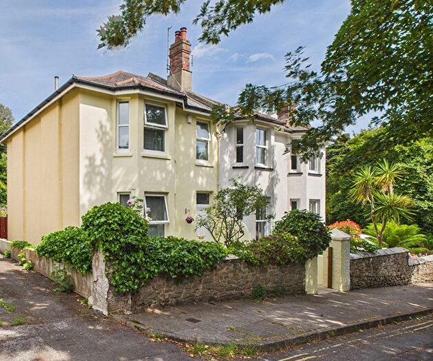 4 Bedroom Semi-detached House For Sale In Avoca Avenue, Torquay, TQ1