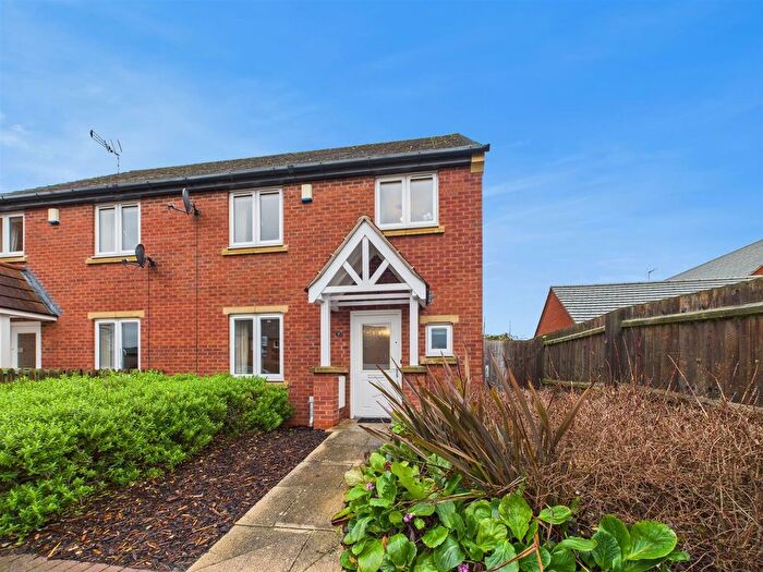 3 Bedroom Semi-detached House To Rent In Primrose Close, Shepshed, LE12