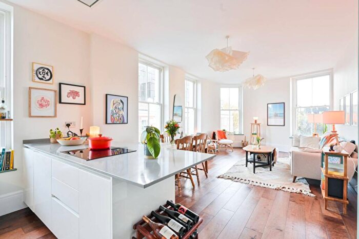 2 Bedroom Flat For Sale In Manor Place, Kennington, London, SE17