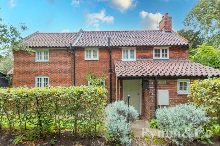 3 Bedroom Detached House For Sale In Big Row, Geldeston, NR34