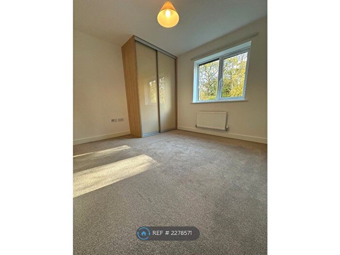 4 Bedroom Semi-Detached House To Rent In John Haselden Crescent, Ashford, TN23