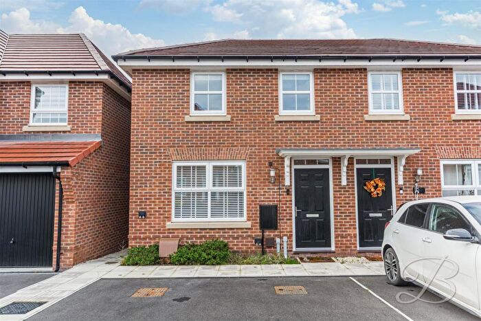 3 Bedroom Semi-Detached House For Sale In Juniper Drive, NG21