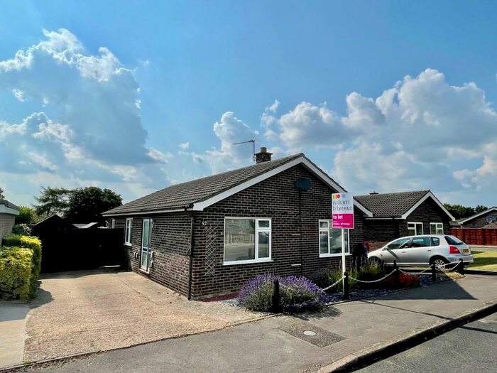 3 Bedroom Detached Bungalow To Rent In Covey Way, Lakenheath, Brandon, IP27