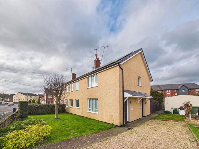 2 Bedroom Apartment For Sale In Beaufort Road, Downend, Bristol, BS16