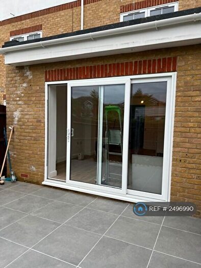 4 Bedroom Semi-Detached House To Rent In Stocton Close, Guildford, GU1