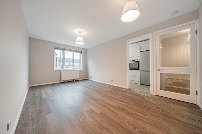 2 Bedroom Apartment To Rent In Rose Street, Wokingham, RG40