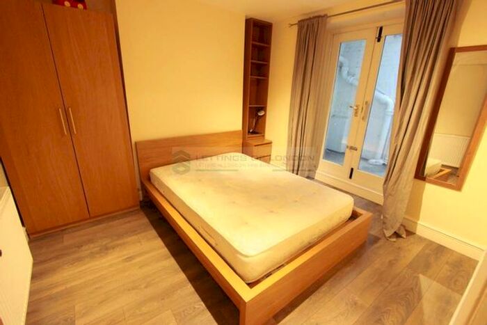 4 Bedroom Flat To Rent In Cleveland Street, Fitzrovia, London, W1T