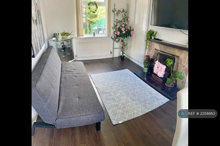 3 Bedroom Semi-Detached House To Rent In Graymount Crescent, Newtownabbey, BT36