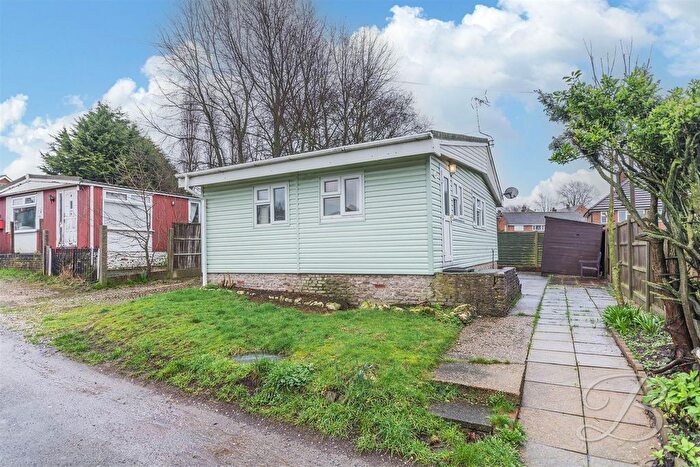 2 Bedroom Park Home For Sale In Mickledale Lane, Bilsthorpe, Newark, NG22