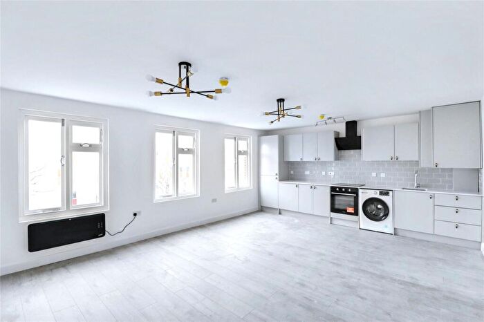 2 Bedroom Apartment To Rent In Holloway Road, Islington, London, N7