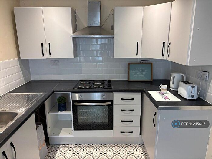 3 Bedroom Flat To Rent In Batley Street, Liverpool, L13