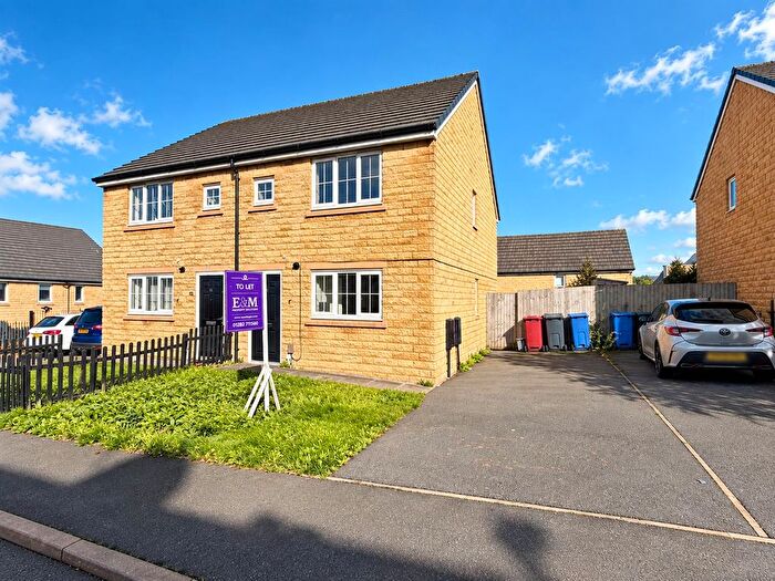 3 Bedroom Semi-Detached House To Rent In Branch Road, Burnley, BB11