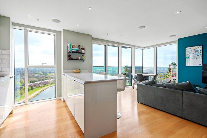 2 Bedroom Flat For Sale In Residence Tower, Woodberry Grove, London, N4